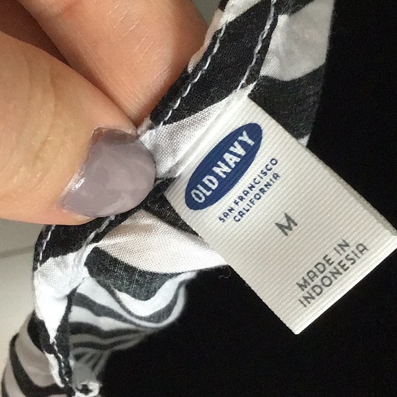 Old navy tank top with open back - Picture 5 of 6